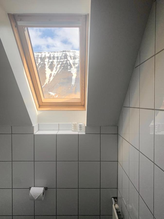 Managisting Guesthouse Ísafjörður Kültér fotó